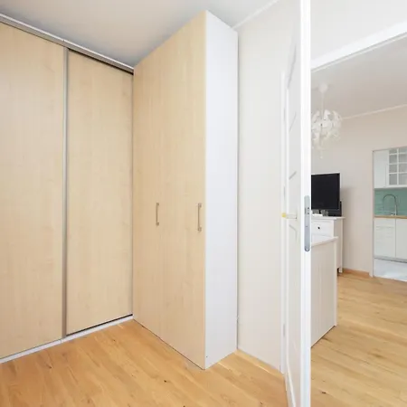 Apartment Near To Old Town By Renters